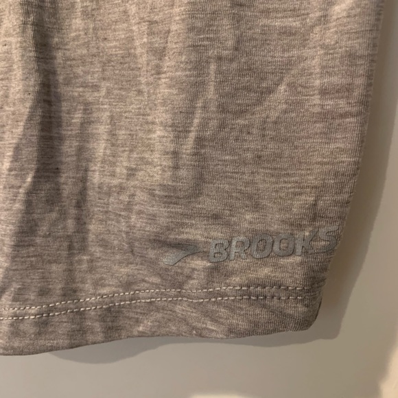 Brooks Women’s Distance Tank size Small - Picture 5 of 5